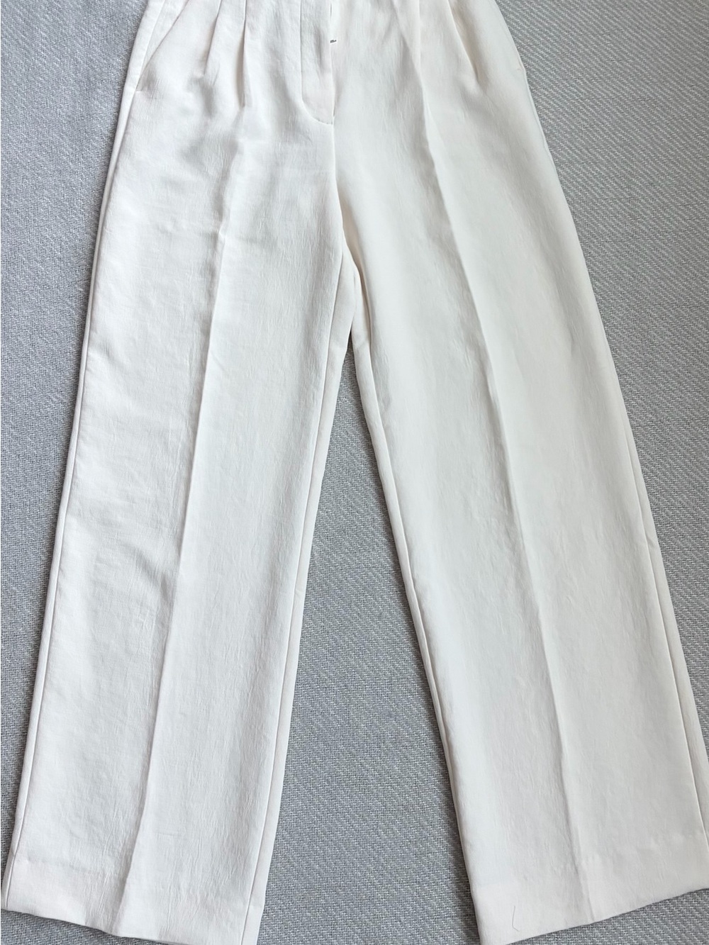 Aritzia Wilfred Effortless pants - Size 2